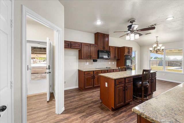 3411 Fm 636, Kerens, TX 75144