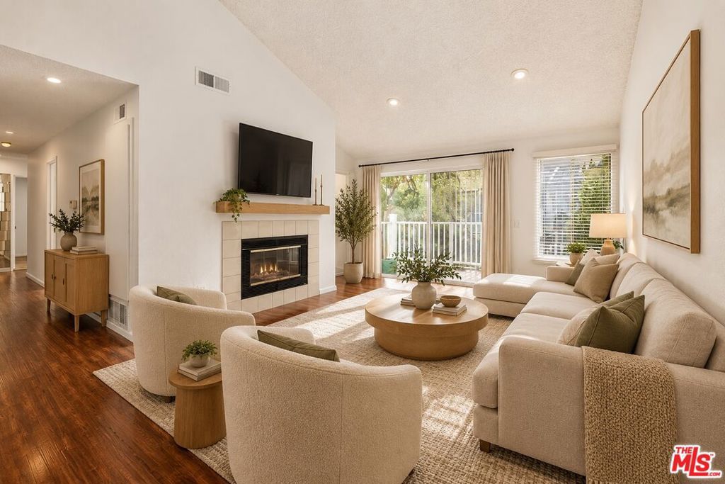 22232 S Vermont Avenue 201D, Torrance, CA 90502 — photo 2