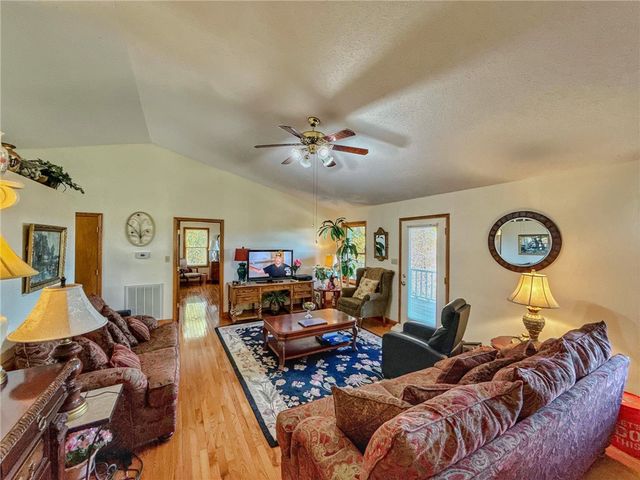 400 Marion County 2032, Yellville, AR 72687