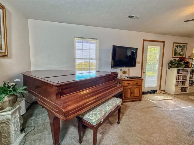 400 Marion County 2032, Yellville, AR 72687