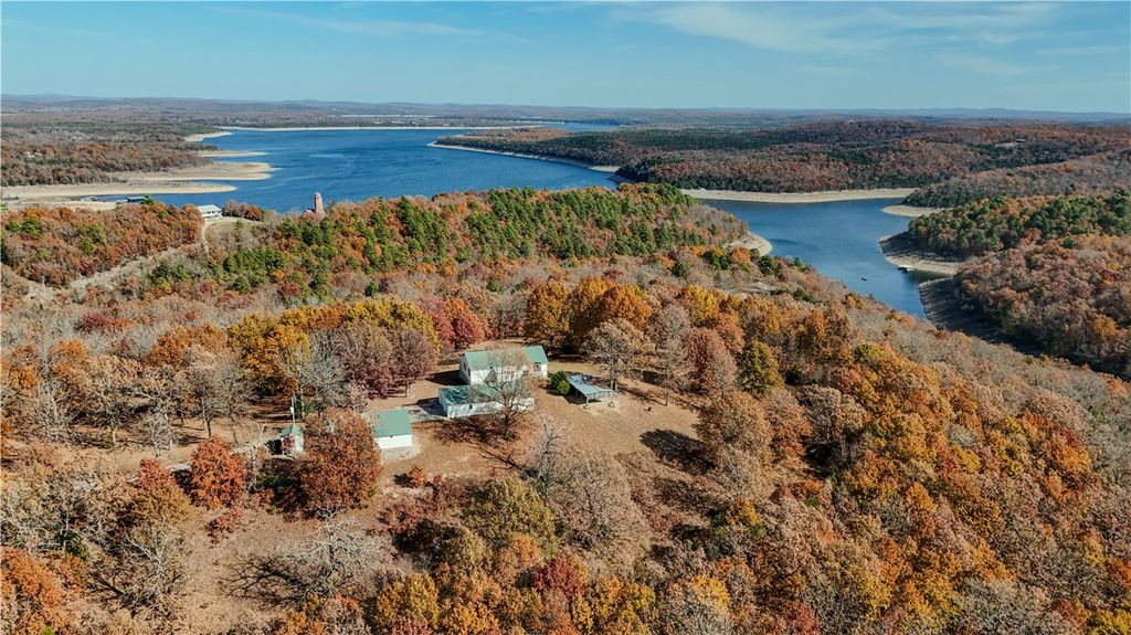 400 Marion County 2032, Yellville, AR 72687