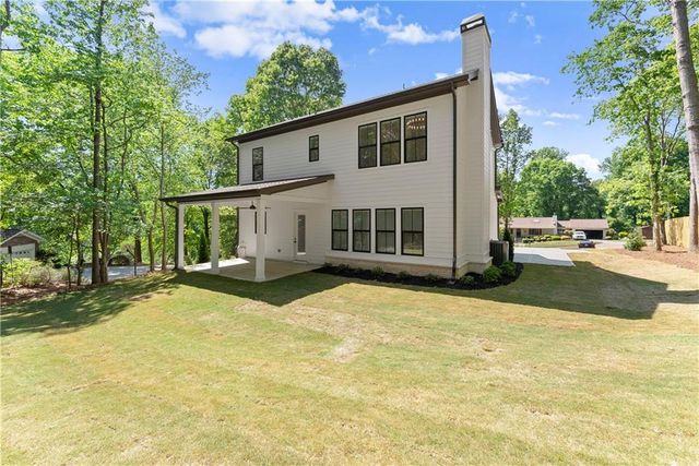 5019 Nichols Drive, Flowery Branch, GA 30542