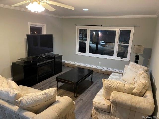 34 Paula Drive, Farmingdale, NY 11735