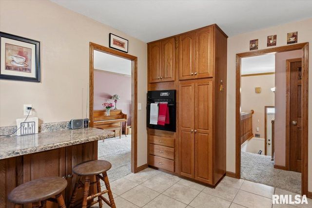 62 N OXFORD Road, Springfield, IL 62702