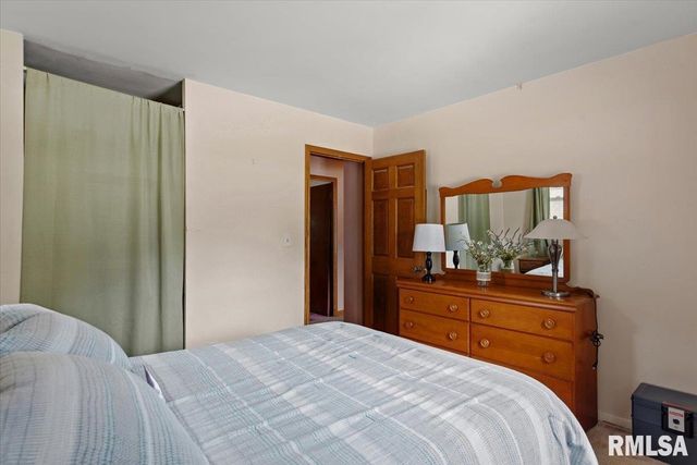 62 N OXFORD Road, Springfield, IL 62702