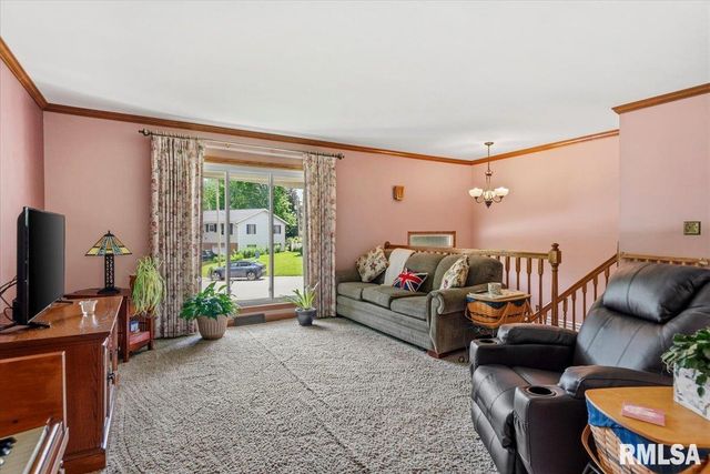 62 N OXFORD Road, Springfield, IL 62702