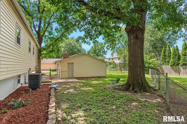 62 N OXFORD Road, Springfield, IL 62702