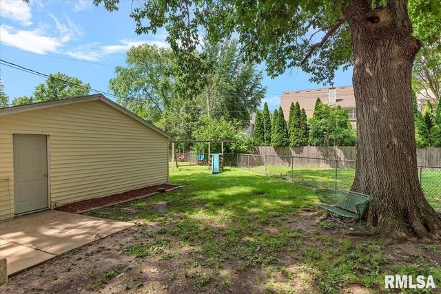 62 N OXFORD Road, Springfield, IL 62702