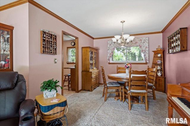 62 N OXFORD Road, Springfield, IL 62702