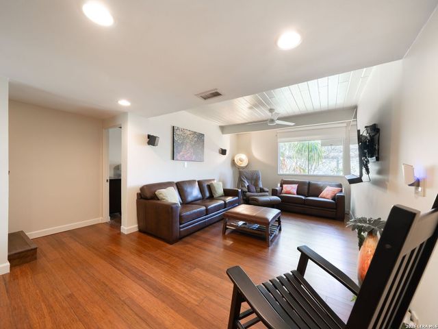 3102 Eisenhauer Rd Apt C26, San Antonio, TX 78209