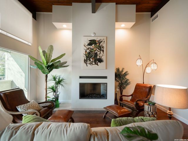 3102 Eisenhauer Rd Apt C26, San Antonio, TX 78209