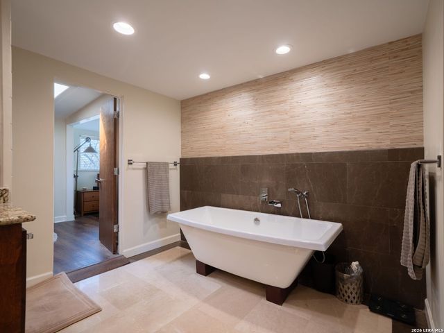 3102 Eisenhauer Rd Apt C26, San Antonio, TX 78209