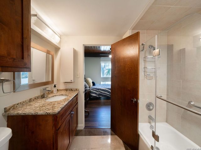 3102 Eisenhauer Rd Apt C26, San Antonio, TX 78209