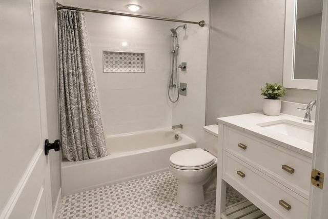 229 Lake St D, Weymouth, MA 02189
