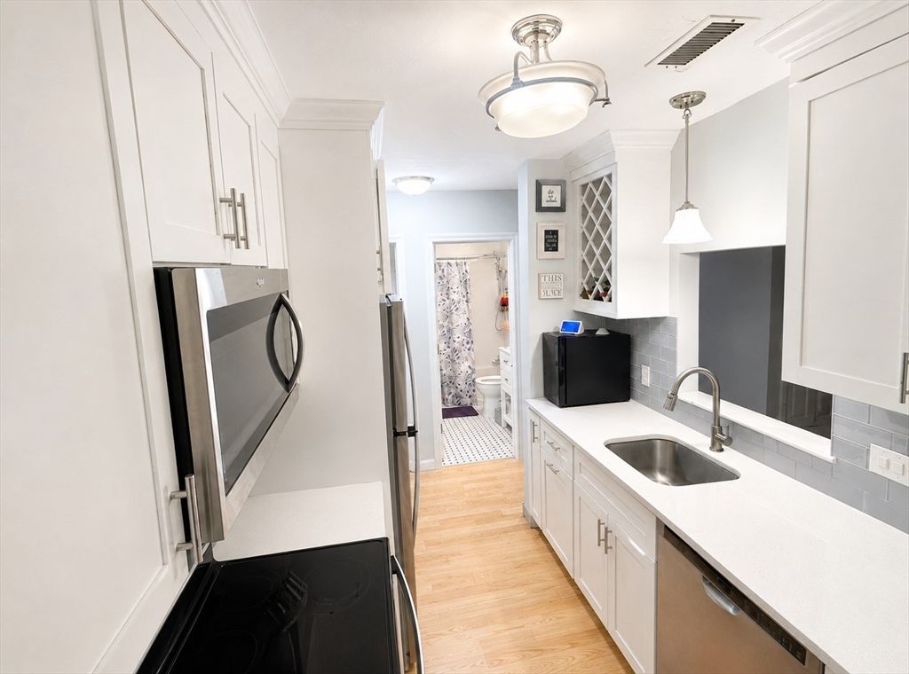 229 Lake St D, Weymouth, MA 02189