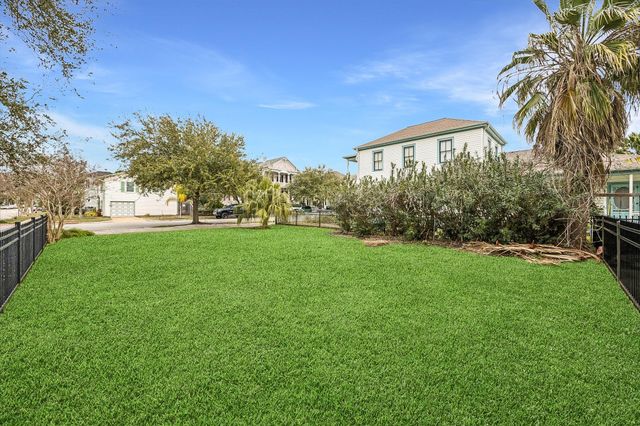 1627 Winnie Street, Galveston, TX 77550