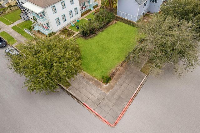 1627 Winnie Street, Galveston, TX 77550