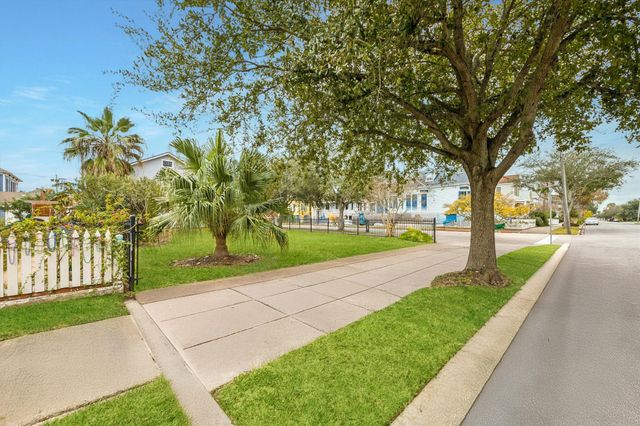 1627 Winnie Street, Galveston, TX 77550