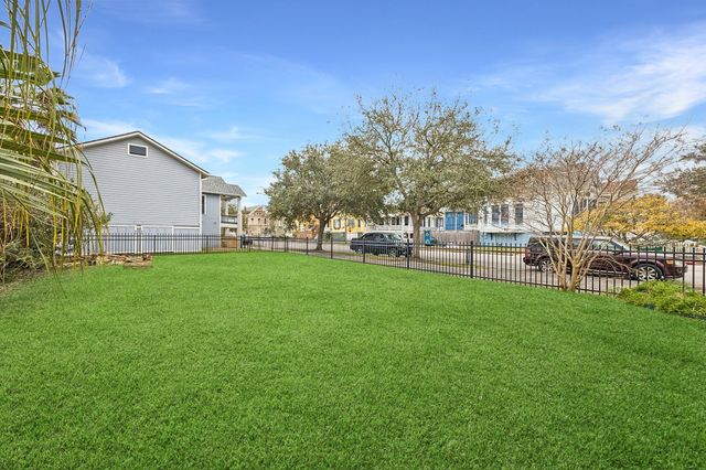 1627 Winnie Street, Galveston, TX 77550