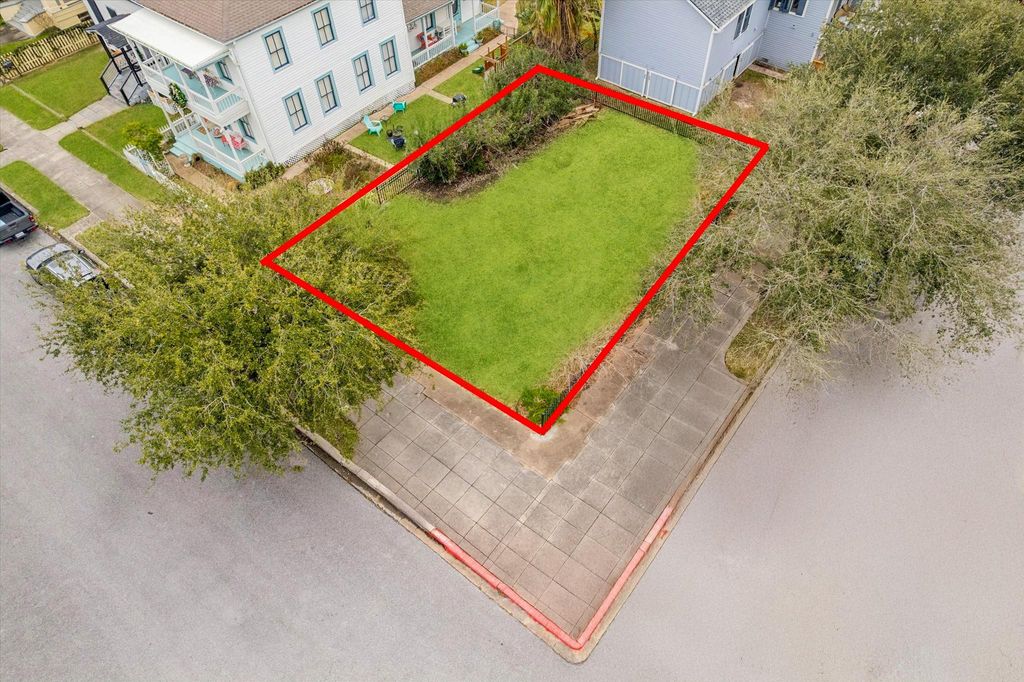 1627 Winnie Street, Galveston, TX 77550