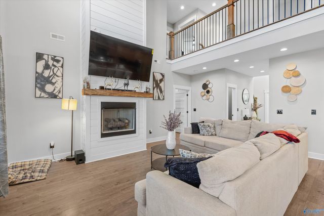 15100 York Lane, Athens, AL 35611