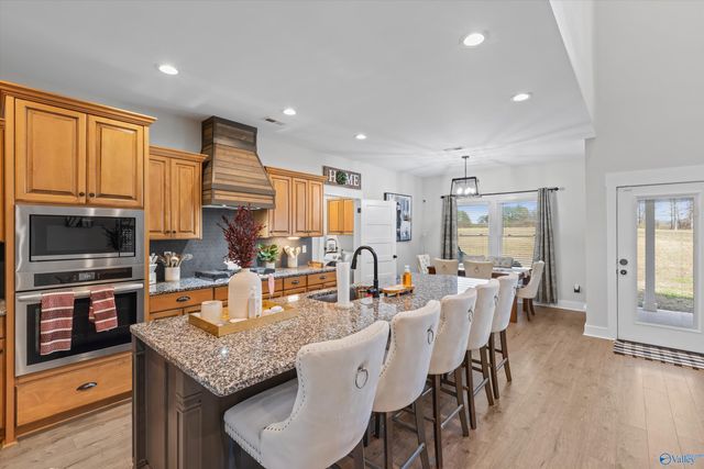 15100 York Lane, Athens, AL 35611