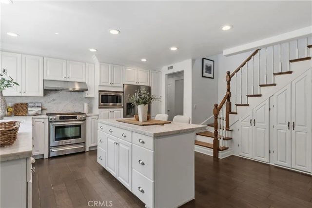 4080 Meadow Lark, Calabasas, CA 91302