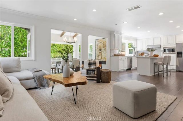 4080 Meadow Lark, Calabasas, CA 91302