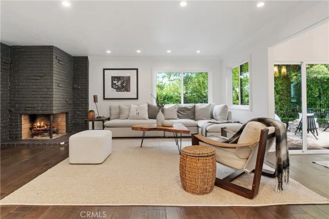 4080 Meadow Lark, Calabasas, CA 91302