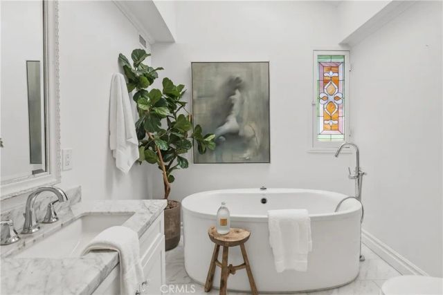 4080 Meadow Lark, Calabasas, CA 91302