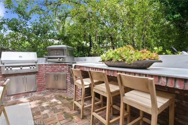 4080 Meadow Lark, Calabasas, CA 91302