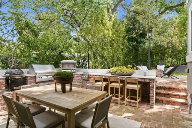 4080 Meadow Lark, Calabasas, CA 91302