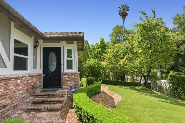 4080 Meadow Lark, Calabasas, CA 91302