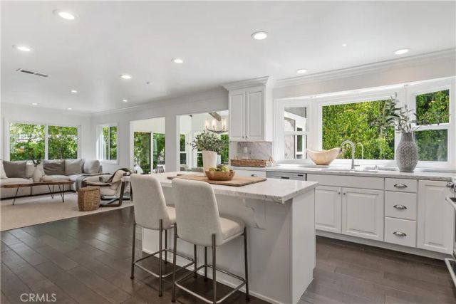 4080 Meadow Lark, Calabasas, CA 91302