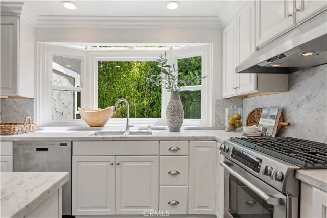 4080 Meadow Lark, Calabasas, CA 91302