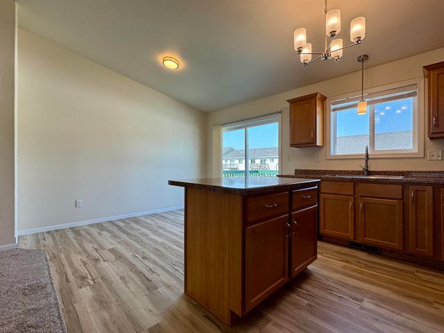 71 NE Mulberry Loop, Minot, ND 58703