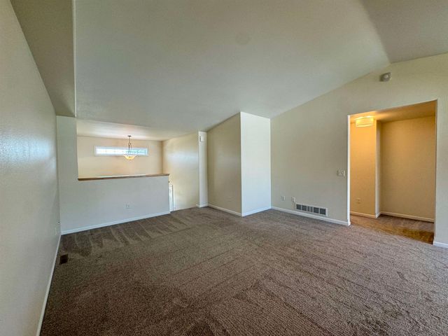 71 NE Mulberry Loop, Minot, ND 58703