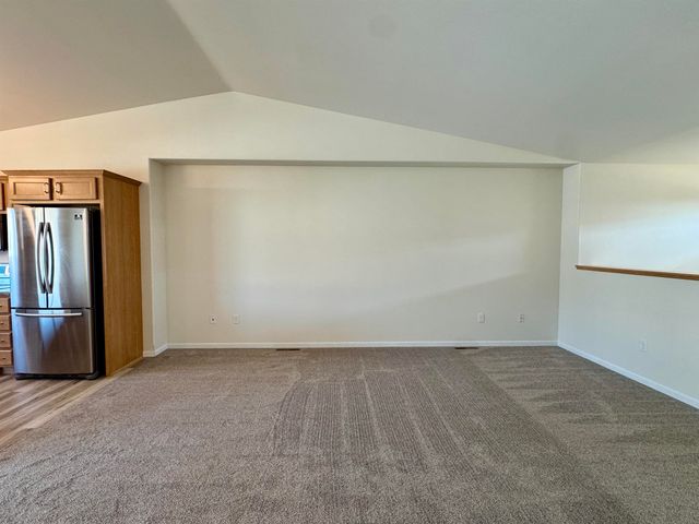 71 NE Mulberry Loop, Minot, ND 58703