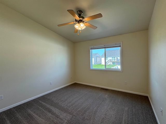 71 NE Mulberry Loop, Minot, ND 58703