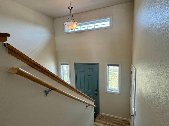 71 NE Mulberry Loop, Minot, ND 58703