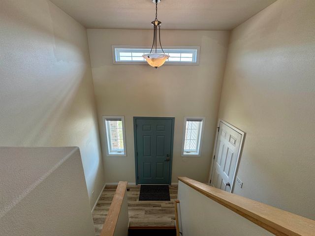 71 NE Mulberry Loop, Minot, ND 58703