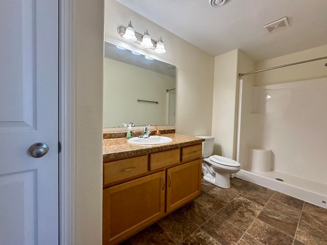 71 NE Mulberry Loop, Minot, ND 58703