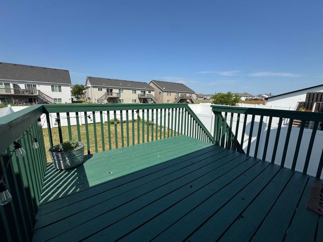 71 NE Mulberry Loop, Minot, ND 58703