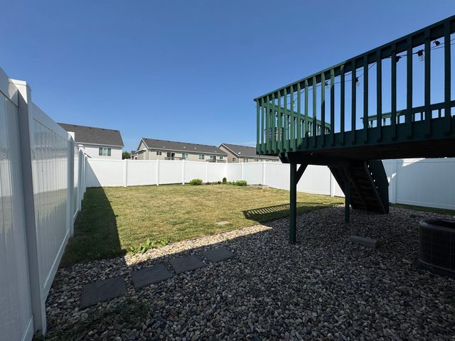 71 NE Mulberry Loop, Minot, ND 58703
