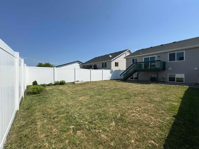 71 NE Mulberry Loop, Minot, ND 58703