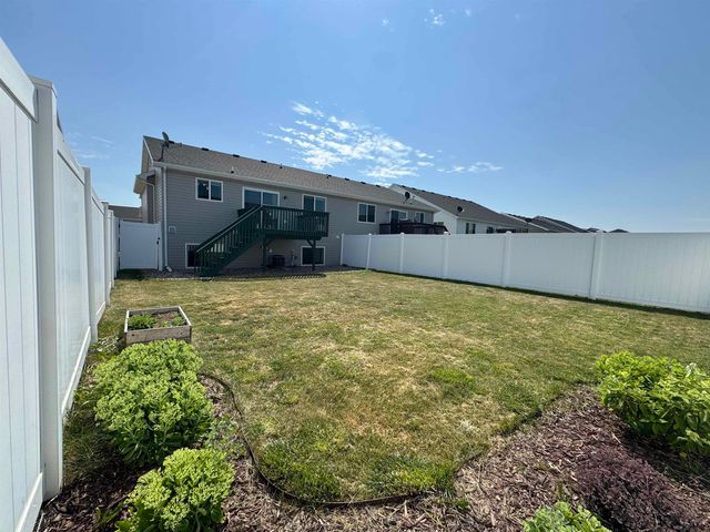 71 NE Mulberry Loop, Minot, ND 58703
