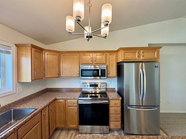 71 NE Mulberry Loop, Minot, ND 58703