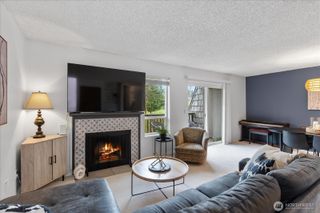 21615 80th Avenue W #215, Edmonds, WA 98026