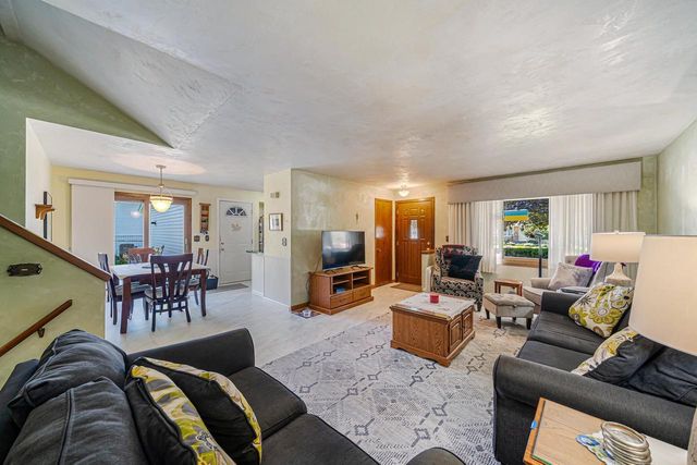 506 S MIDPARK DRIVE, Appleton, WI 54915