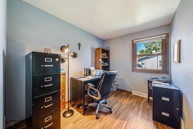506 S MIDPARK DRIVE, Appleton, WI 54915